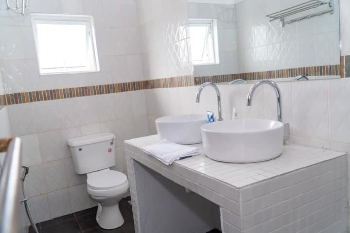 Tastefully Decorated One-Bedroom House